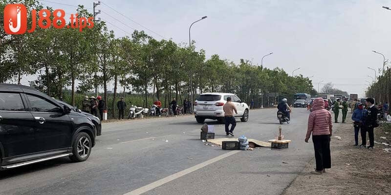 Chiêm bao thấy người thân bị xe tông